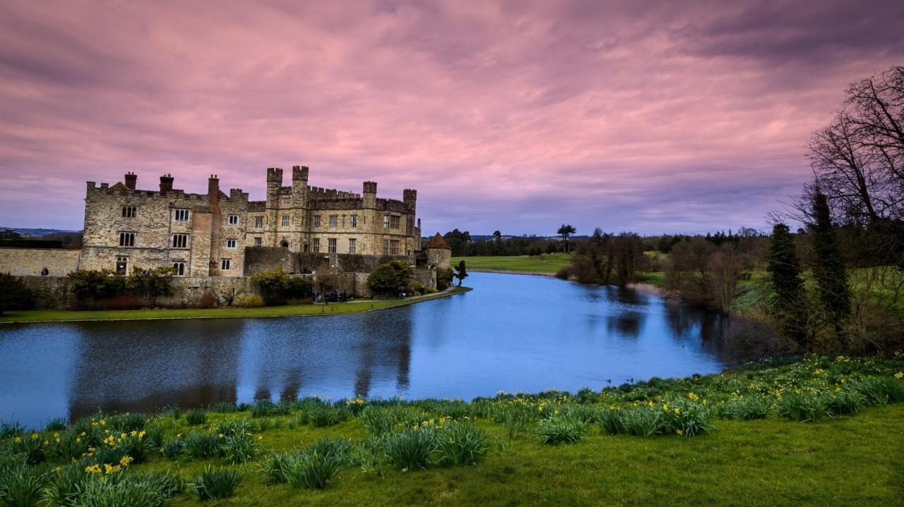 Leeds Castle Maiden'S Tower Bed and Breakfast Maidstone Exteriör bild