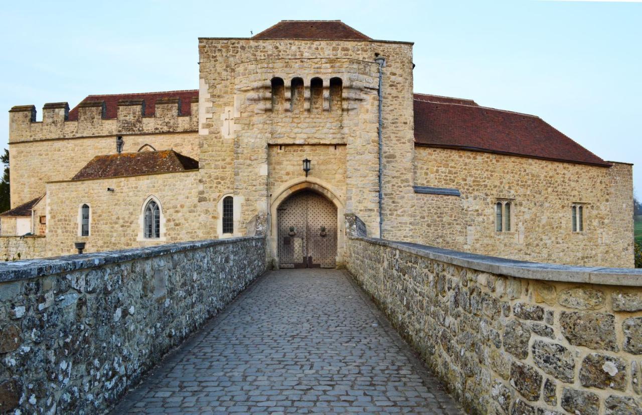 Leeds Castle Maiden'S Tower Bed and Breakfast Maidstone Exteriör bild