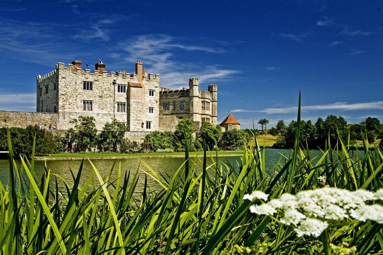 Leeds Castle Maiden'S Tower Bed and Breakfast Maidstone Exteriör bild