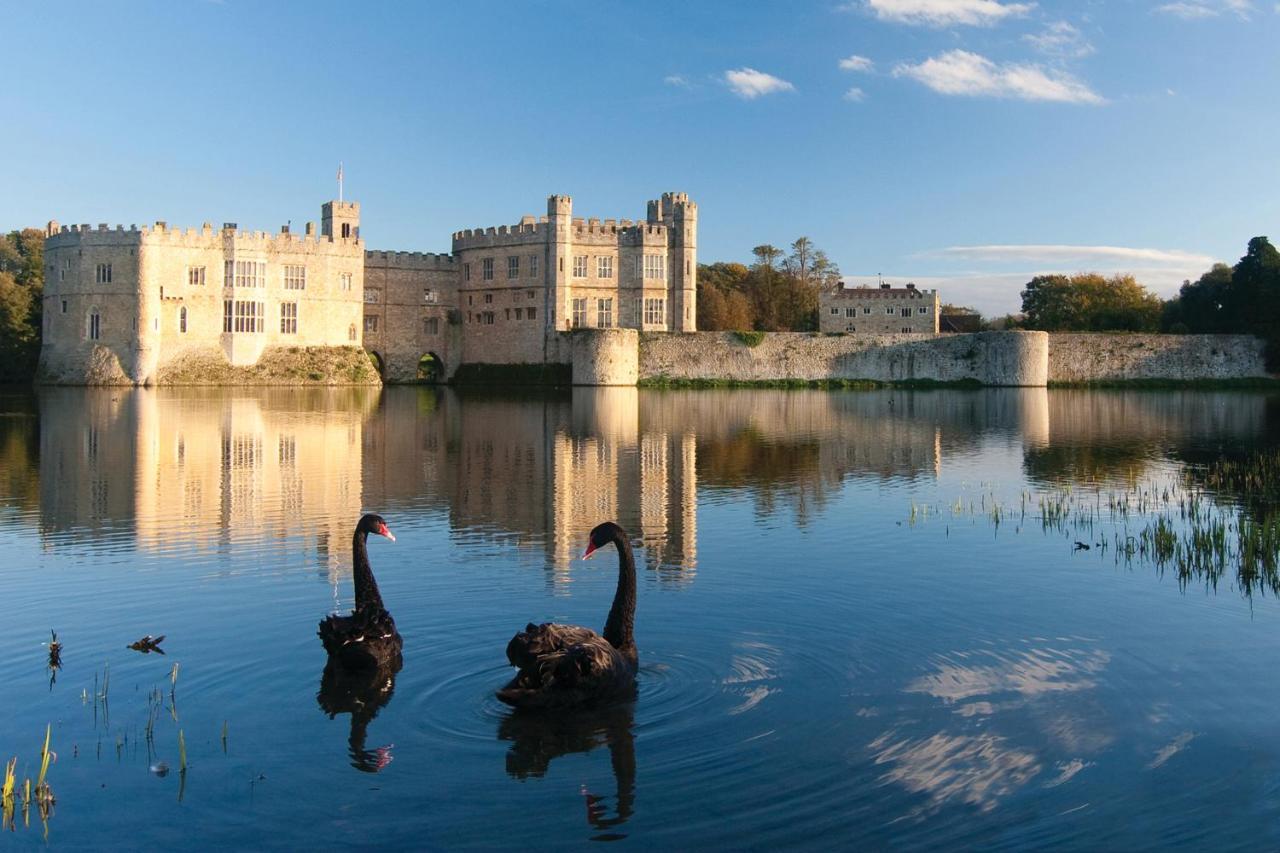 Leeds Castle Maiden'S Tower Bed and Breakfast Maidstone Exteriör bild